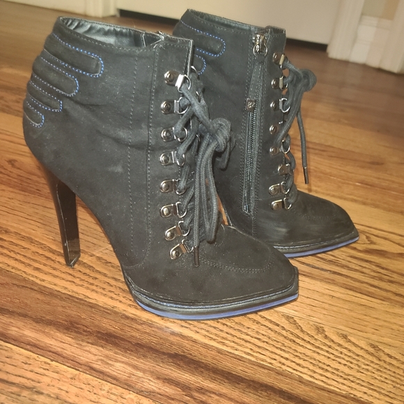 GX by Gwen Stefani Teardrop square toe ankle bootie w/ side zip and lace up - Picture 4 of 9